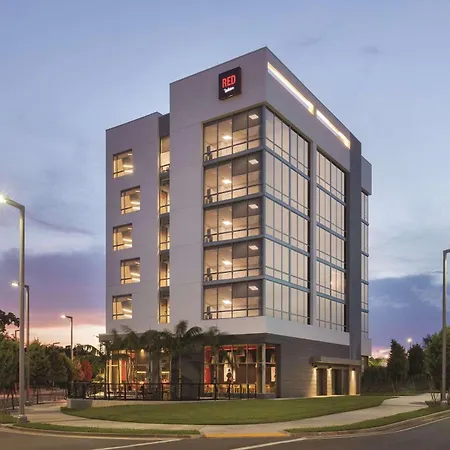 Radisson Red Miami Airport Hotel
